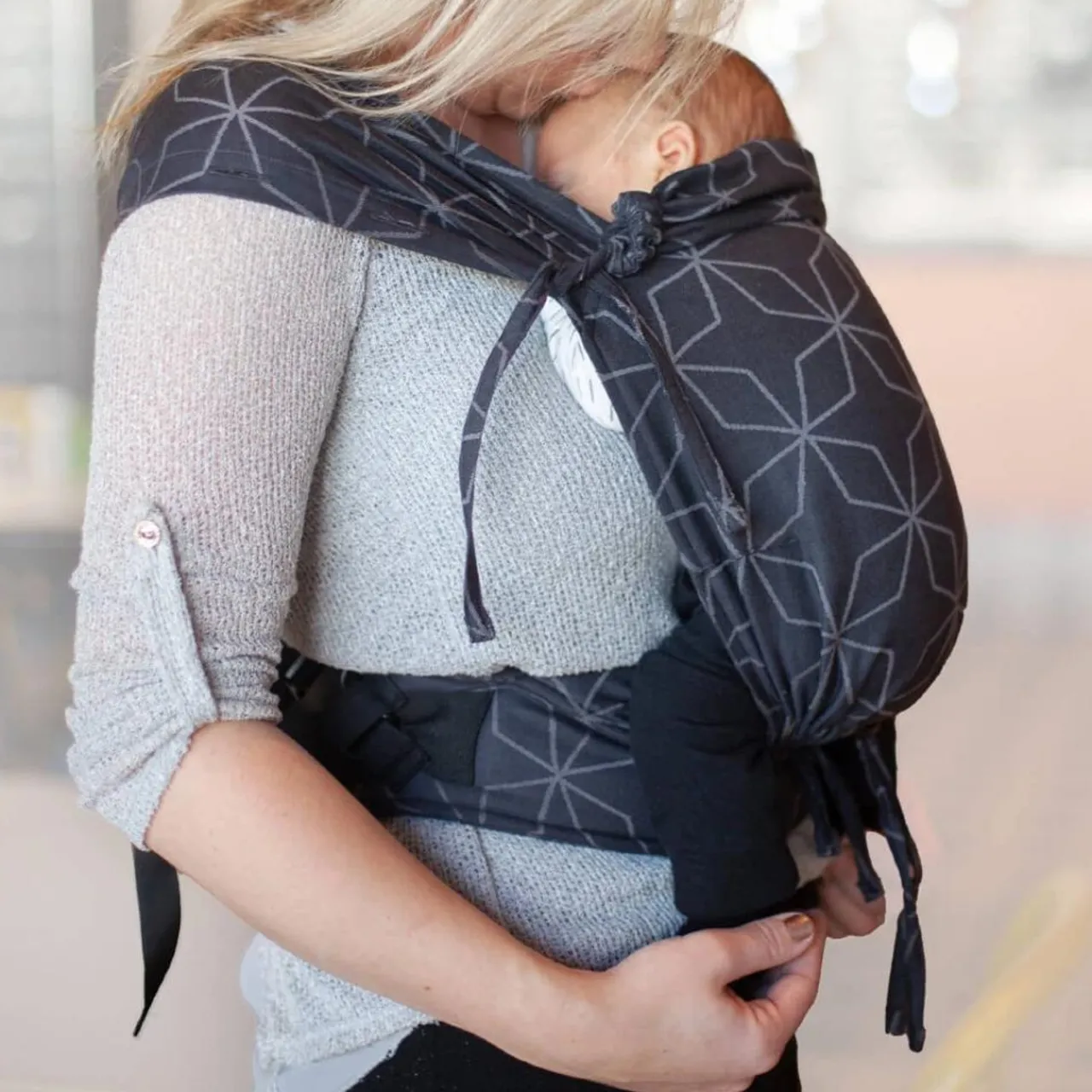 Hoppediz Primeo Baby Carrier - Jacquard Outlet