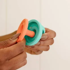 Morepeas Flip & Store Pacifier Outlet