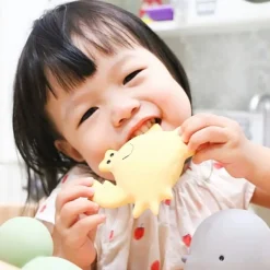 Tikiri Toys Tikiri Natural Rubber Rattle & Bath Toy - Crab New